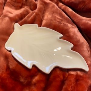 Mary Carol Home Collection Creme Leaf Plate